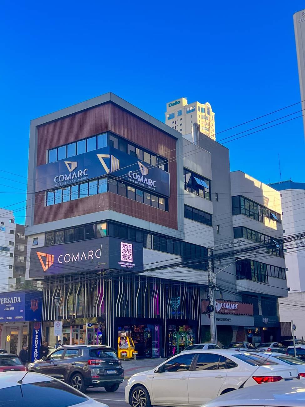 Sede da COMARC Negócios Imobiliários em Meia Praia, Itapema